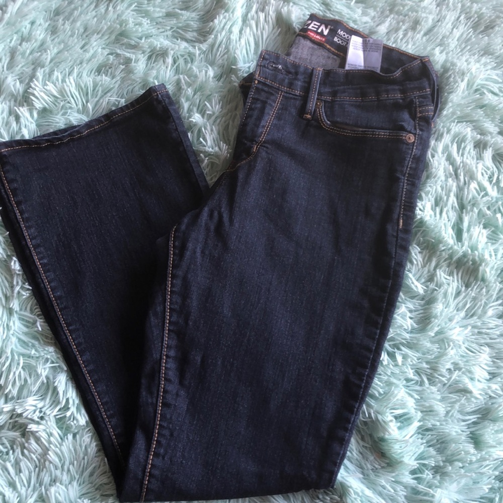 Denizen from Levi’s 8 short jeans